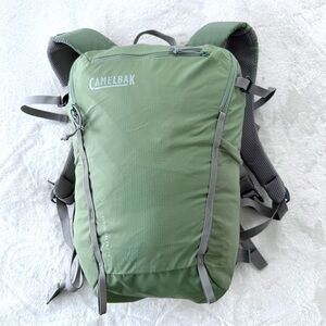 Camelbak Cloud Walker 18 Hiking Hydration Pack - 85 oz Sage Green NWOT